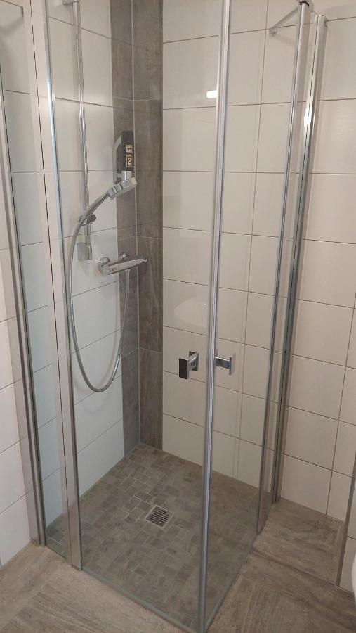 Gasthof Und Hotel Roter Hirsch Claussnitz Ngoại thất bức ảnh