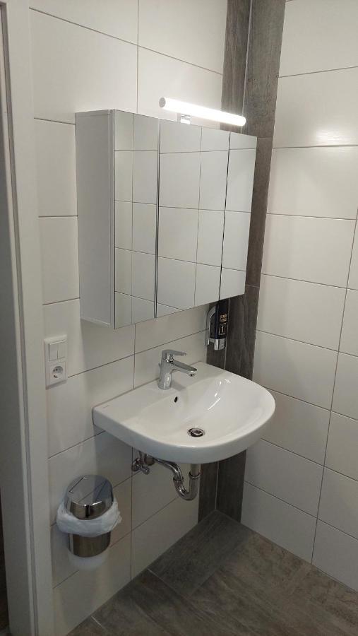 Gasthof Und Hotel Roter Hirsch Claussnitz Ngoại thất bức ảnh