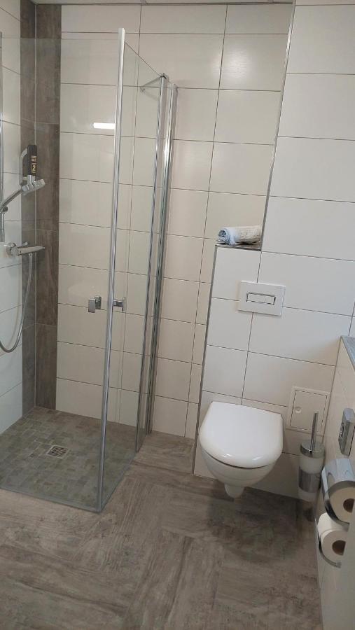 Gasthof Und Hotel Roter Hirsch Claussnitz Ngoại thất bức ảnh