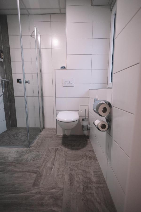 Gasthof Und Hotel Roter Hirsch Claussnitz Ngoại thất bức ảnh
