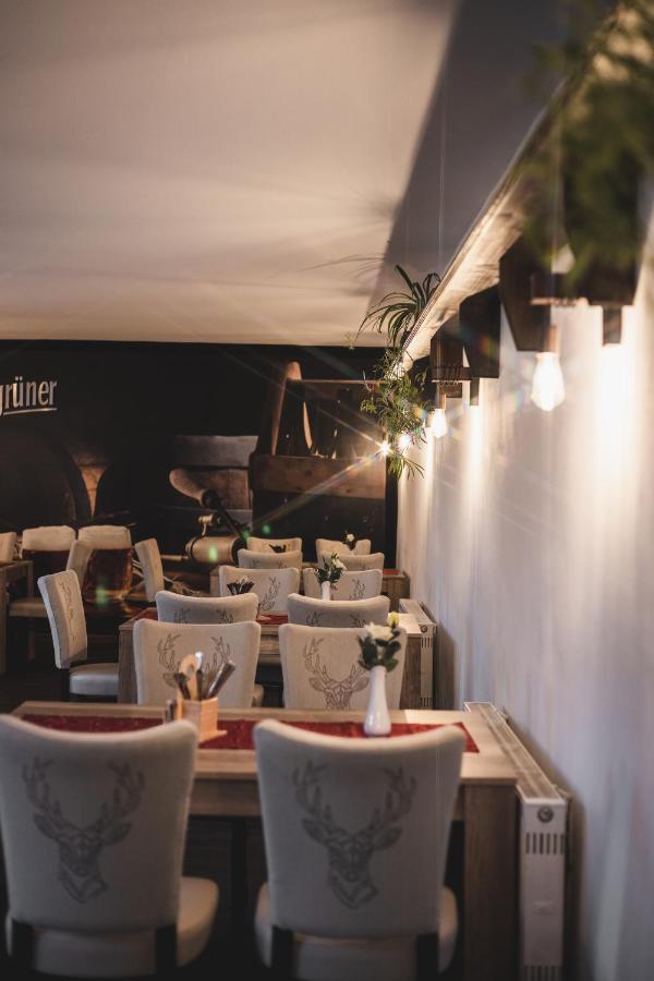 Gasthof Und Hotel Roter Hirsch Claussnitz Ngoại thất bức ảnh