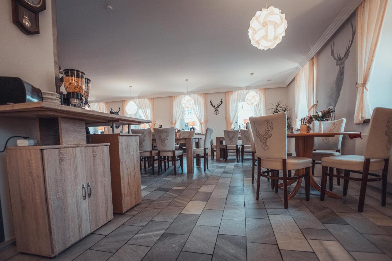 Gasthof Und Hotel Roter Hirsch Claussnitz Ngoại thất bức ảnh