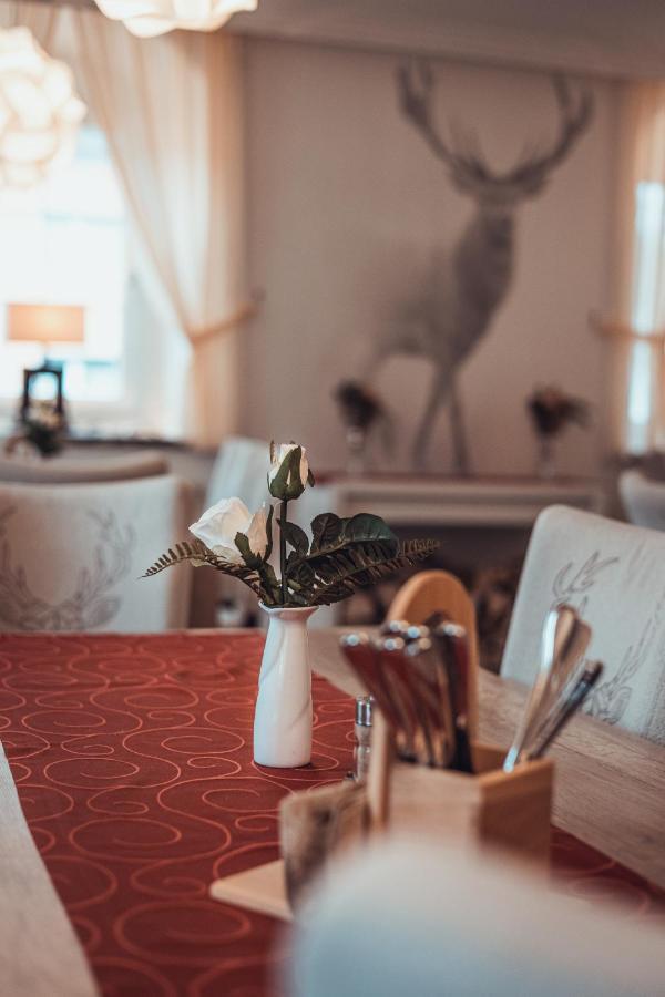 Gasthof Und Hotel Roter Hirsch Claussnitz Ngoại thất bức ảnh