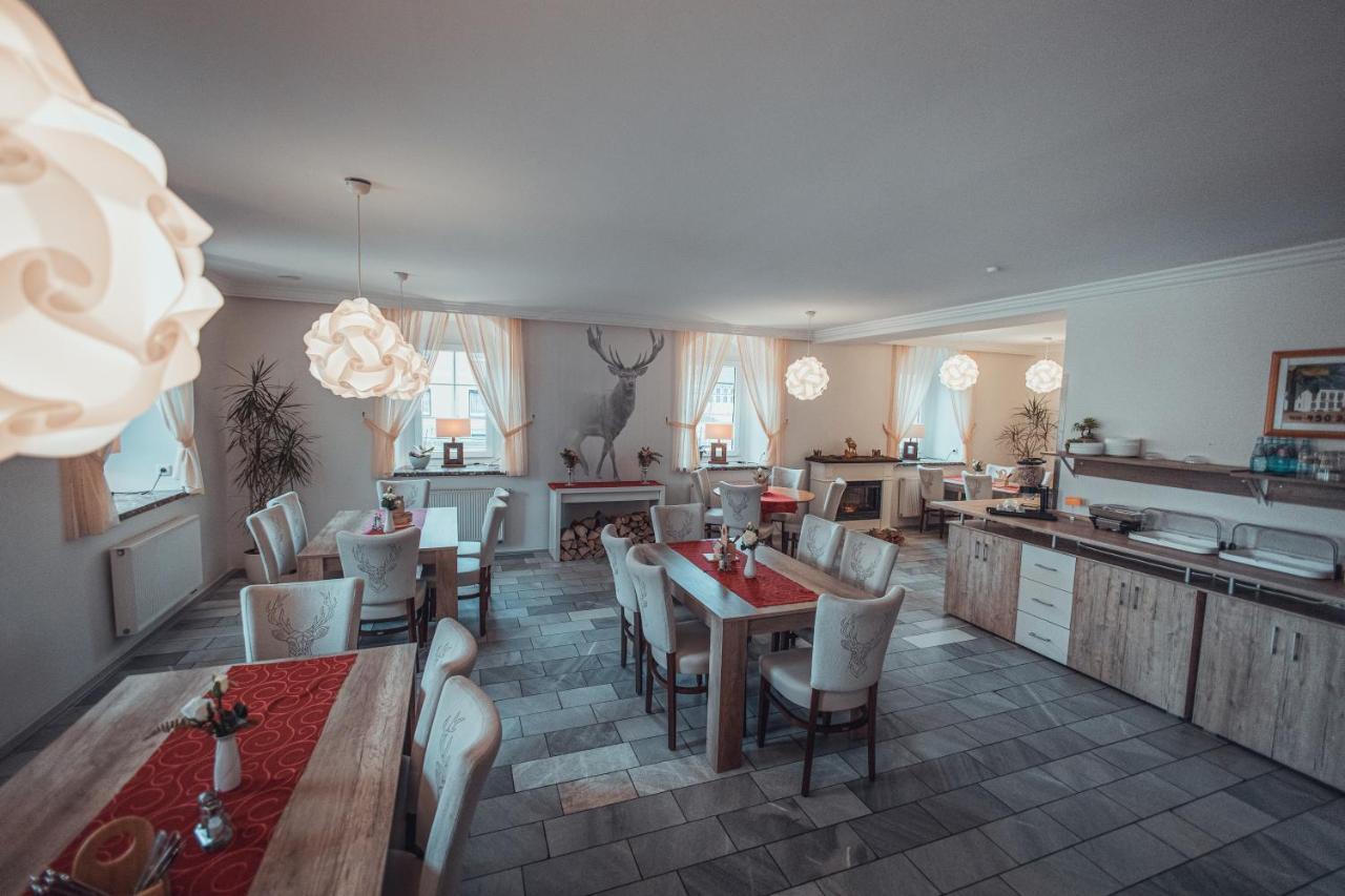 Gasthof Und Hotel Roter Hirsch Claussnitz Ngoại thất bức ảnh