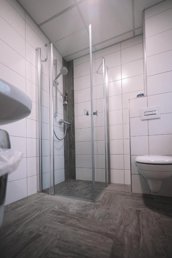 Gasthof Und Hotel Roter Hirsch Claussnitz Ngoại thất bức ảnh