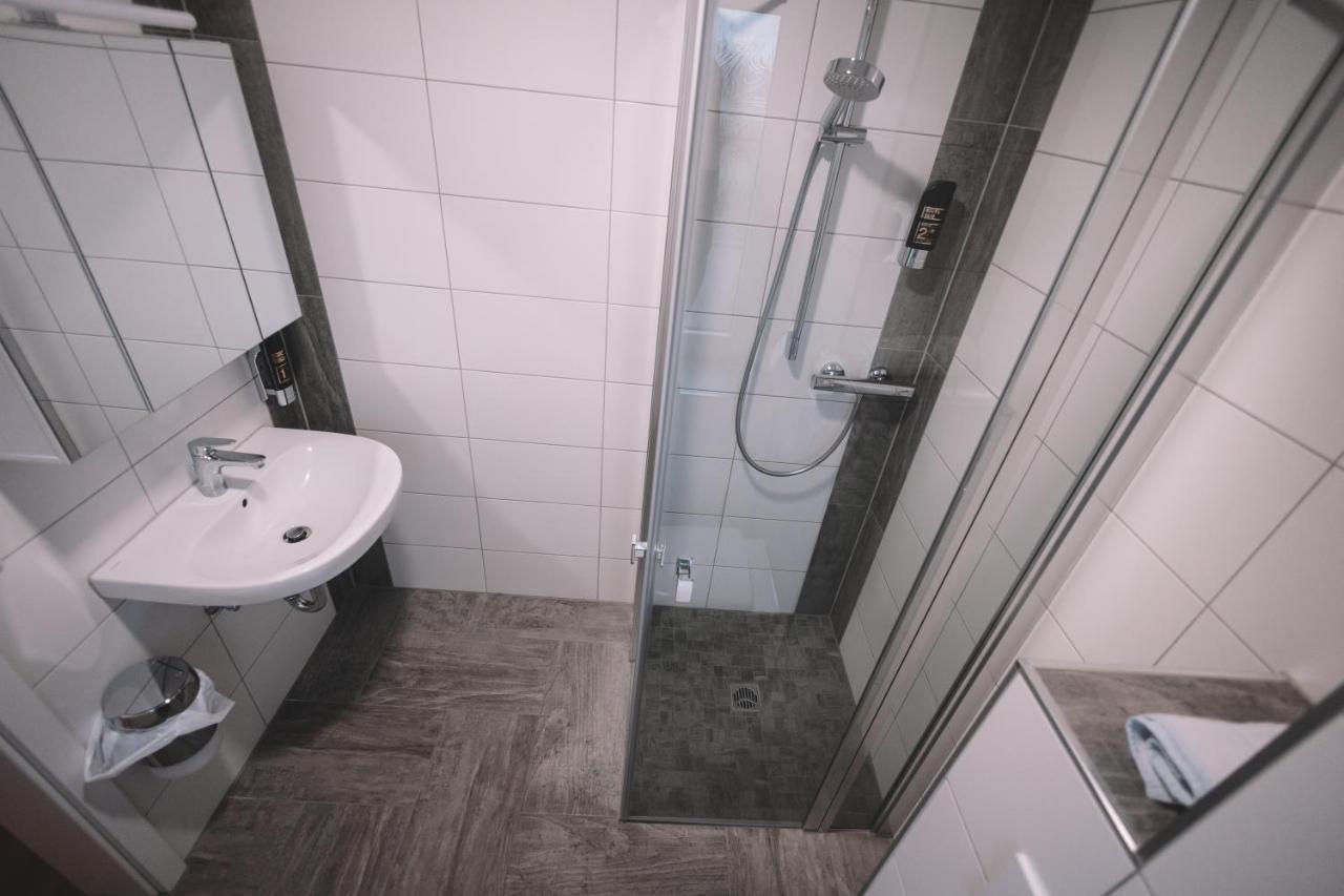 Gasthof Und Hotel Roter Hirsch Claussnitz Ngoại thất bức ảnh