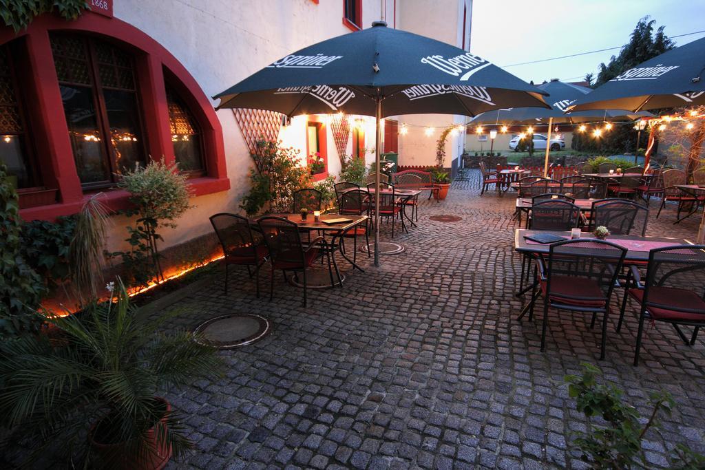 Gasthof Und Hotel Roter Hirsch Claussnitz Ngoại thất bức ảnh