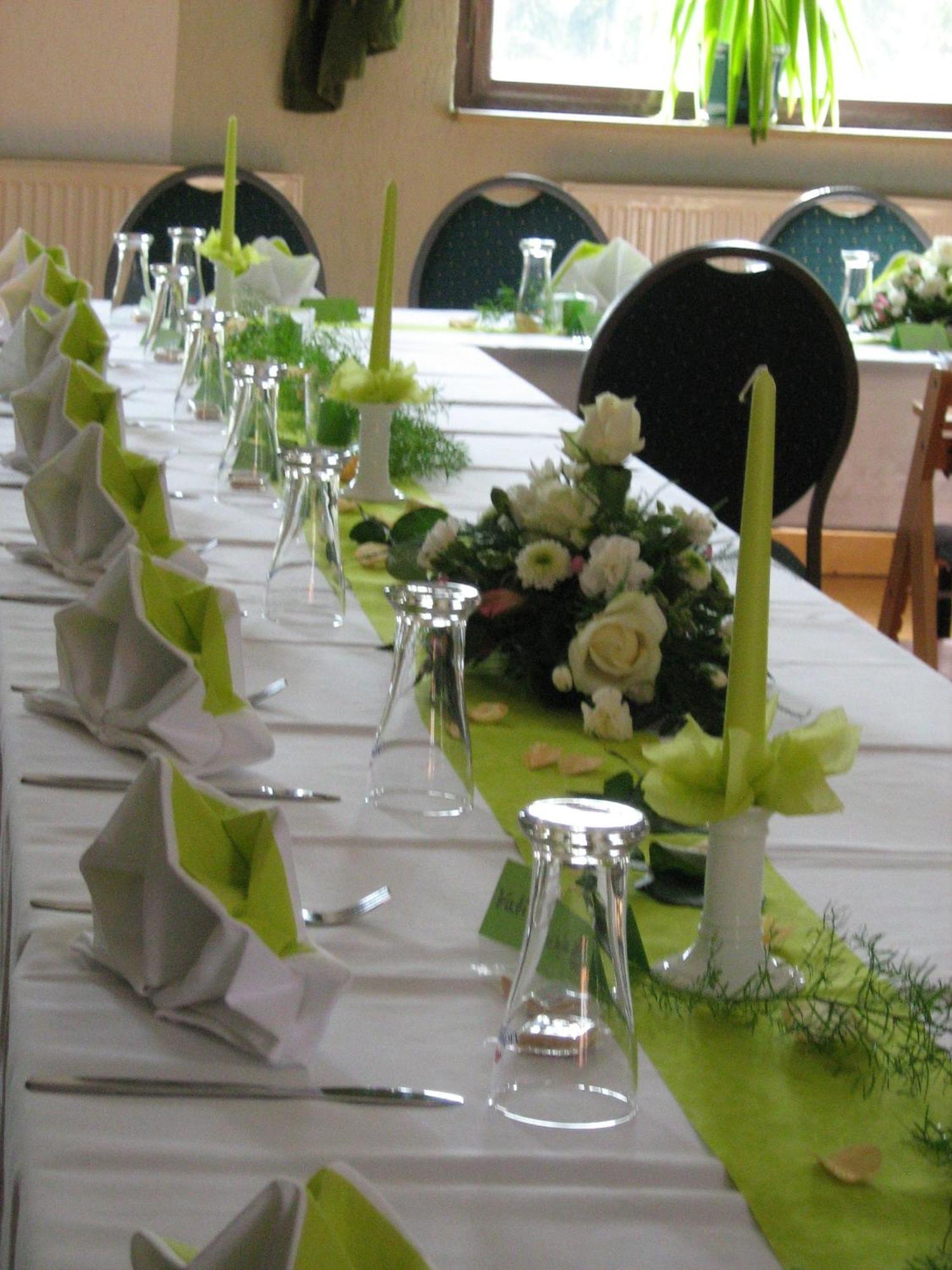 Gasthof Und Hotel Roter Hirsch Claussnitz Ngoại thất bức ảnh