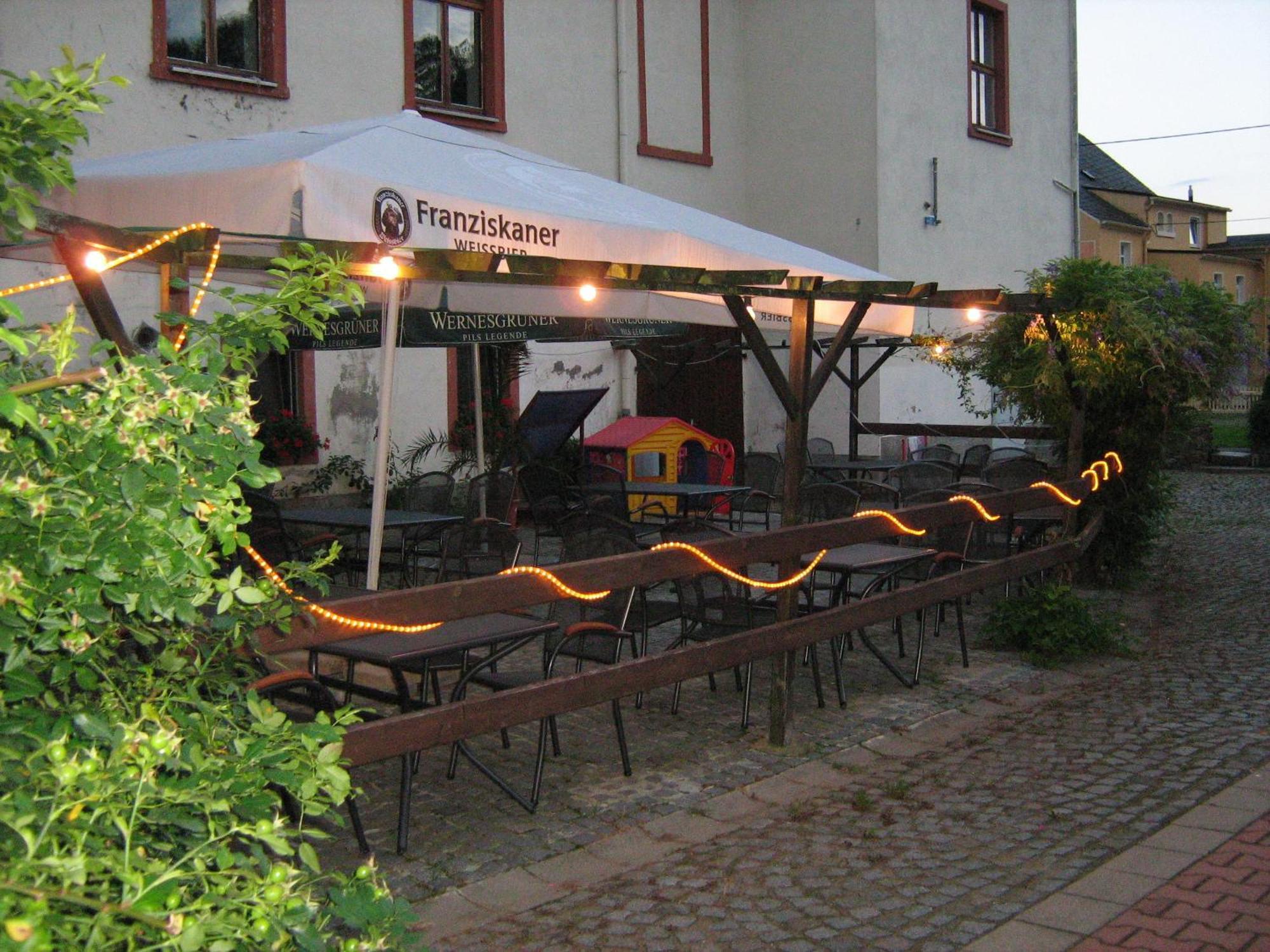 Gasthof Und Hotel Roter Hirsch Claussnitz Ngoại thất bức ảnh